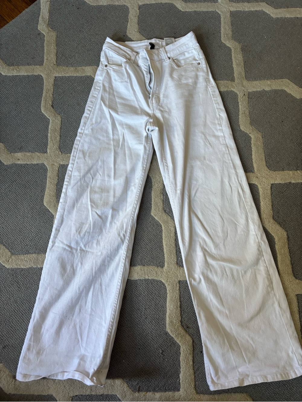 Divided White Wide-Leg Flare Jeans